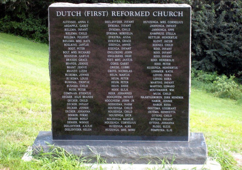 monument Dutch Reformed Church on 11 Aug 2011.
Monument op Fulton Township Cemetery, Fulton, Whiteside County, IL, USA..